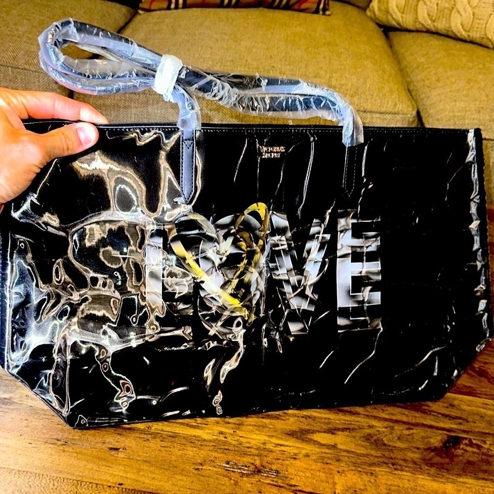NWT $68 VS victoria secret LOVE tote bag in black
